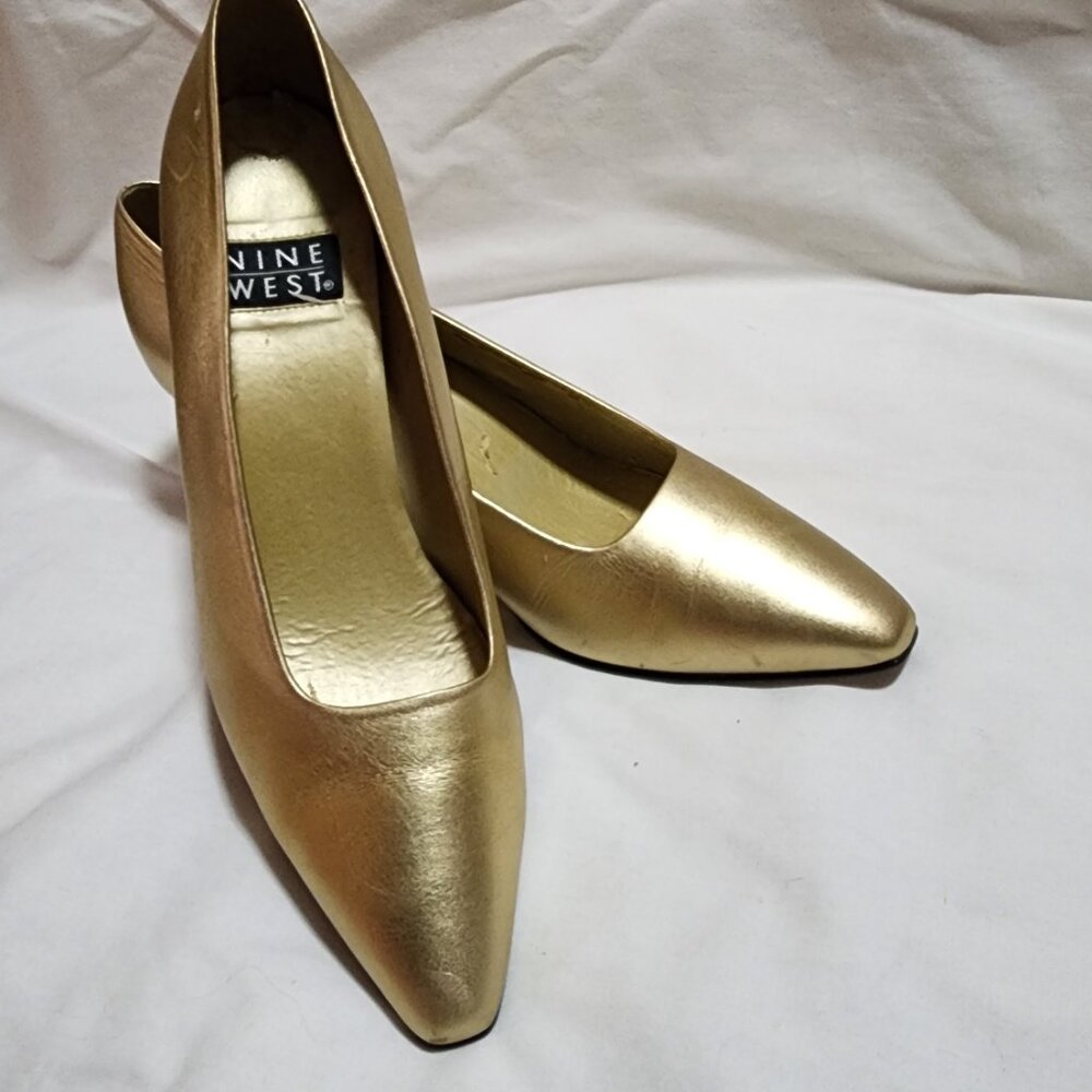 Vintage Nine West Gold Pumps
